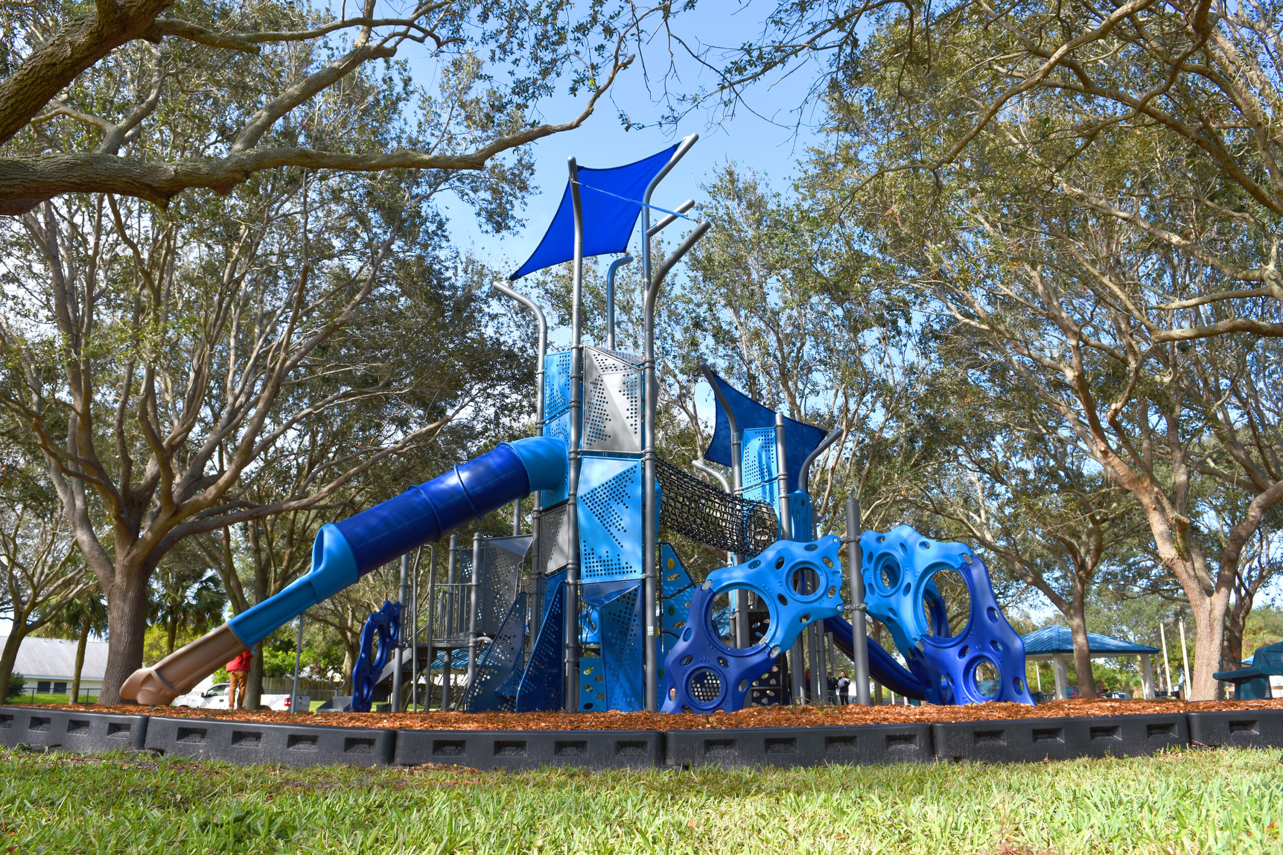 Large playground from play and park with shade