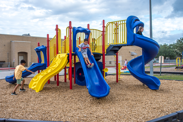 Medium size playground play and park